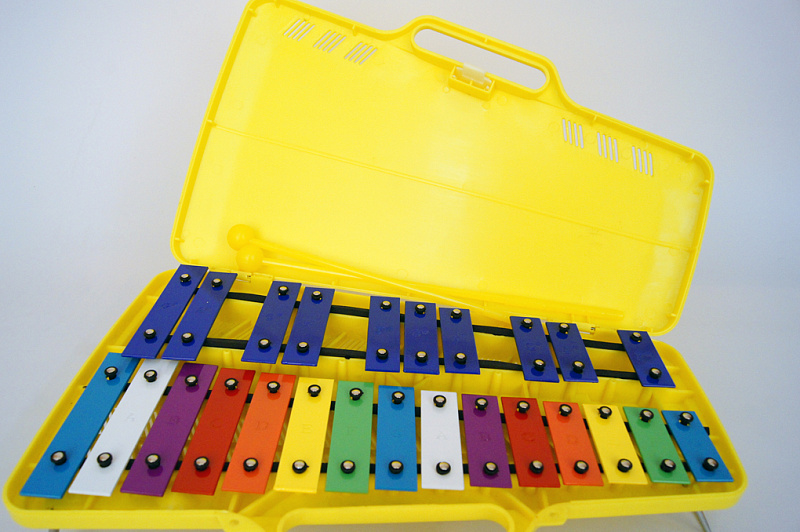 Фото Металлофон 25 брусков, цветной чемоданчик Lutner FLT-TL25S